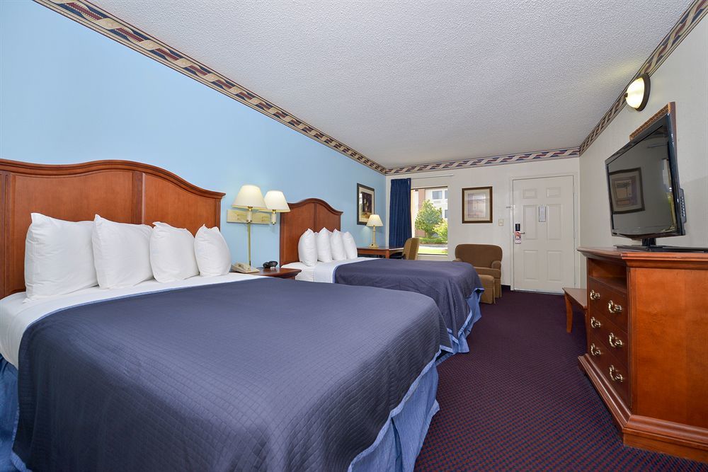 Howard Johnson By Wyndham Savannah Ga Georgetown Zewnętrze zdjęcie