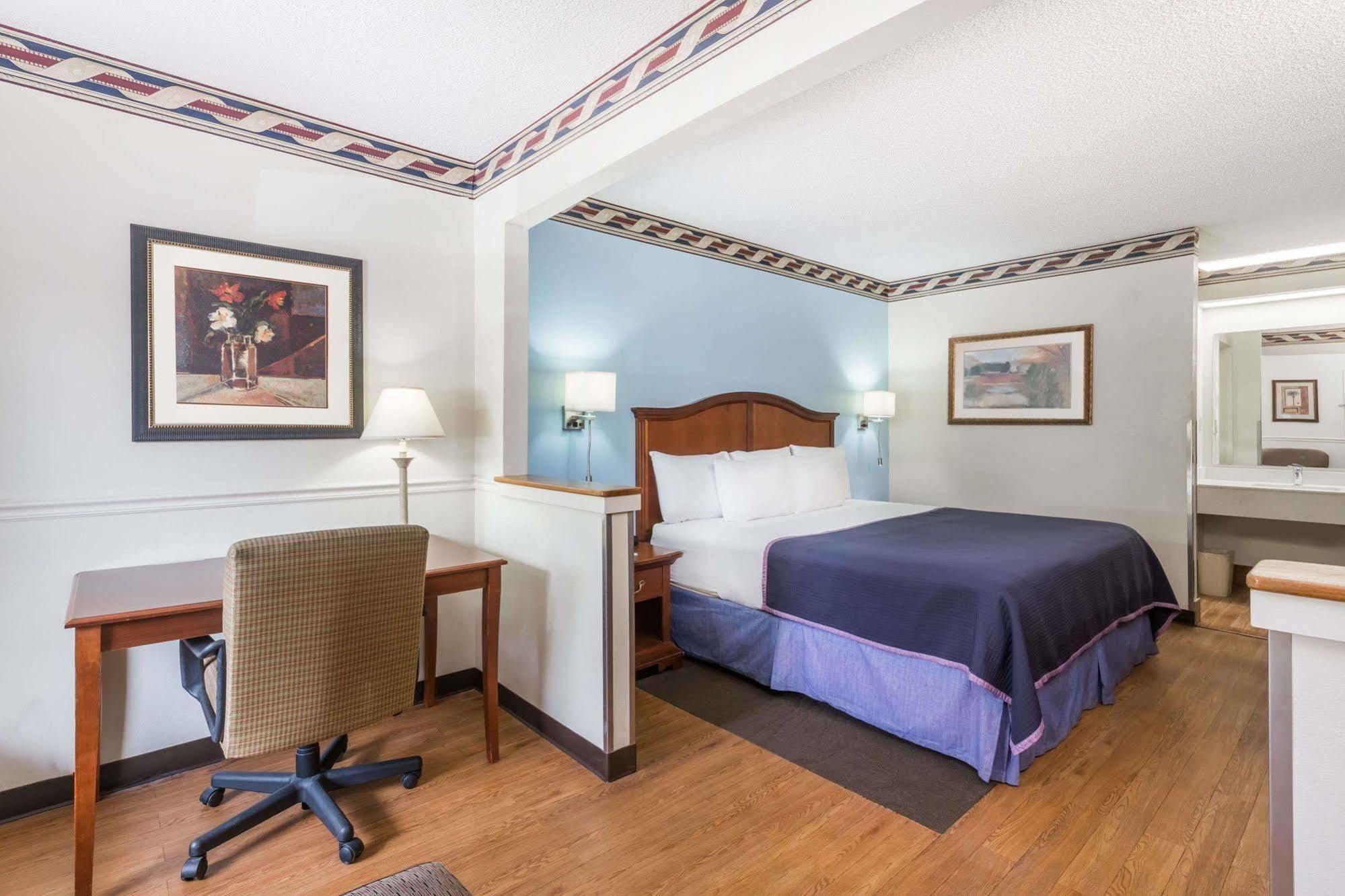 Howard Johnson By Wyndham Savannah Ga Georgetown Zewnętrze zdjęcie