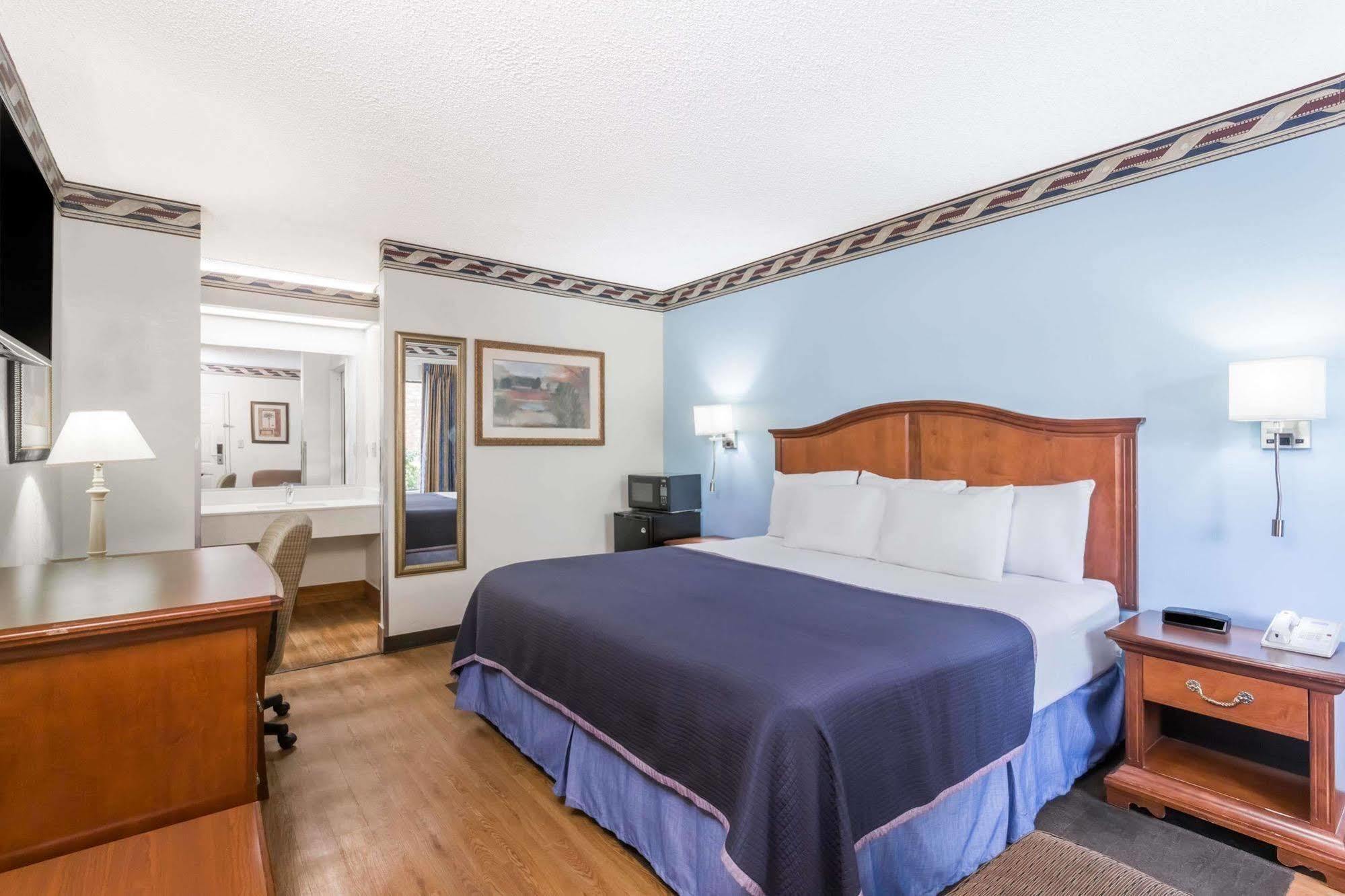 Howard Johnson By Wyndham Savannah Ga Georgetown Zewnętrze zdjęcie
