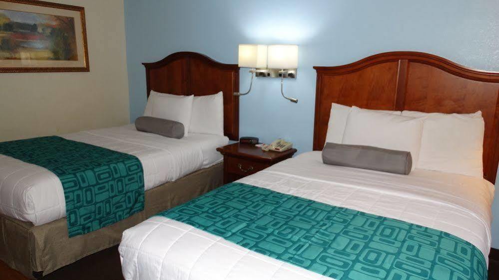 Howard Johnson By Wyndham Savannah Ga Georgetown Zewnętrze zdjęcie